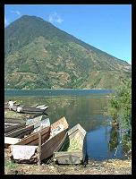 Bateau de pêcheurs sur le lac Atitlan