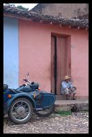 Homme sur le pas de sa porte
Trinidad