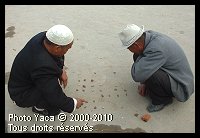 Hui et han jouant dans la rue