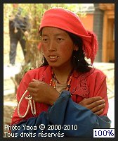 Jeune femme et son chapelet