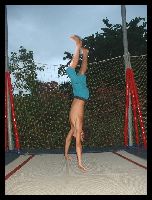 Hugo au trampoline